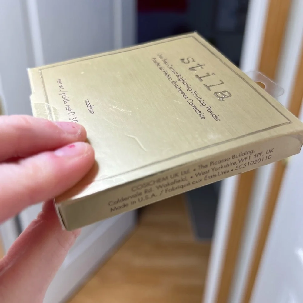 Stila One Step Correct Brightening Finishing Powder- Medium - Picture 5 of 5